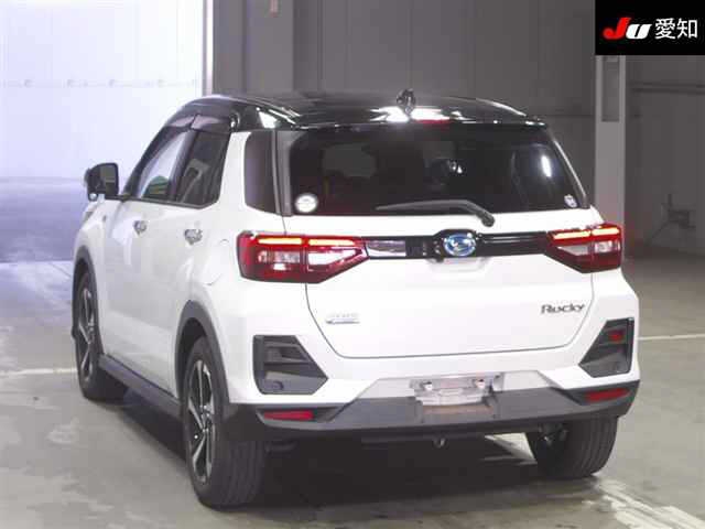 DAIHATSU ROCKY