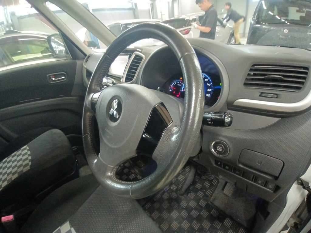 MITSUBISHI DELICA D:2