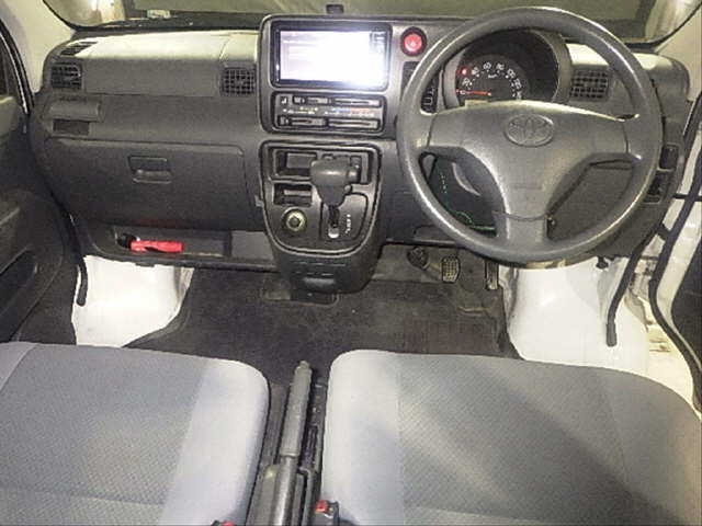 TOYOTA PIXIS VAN