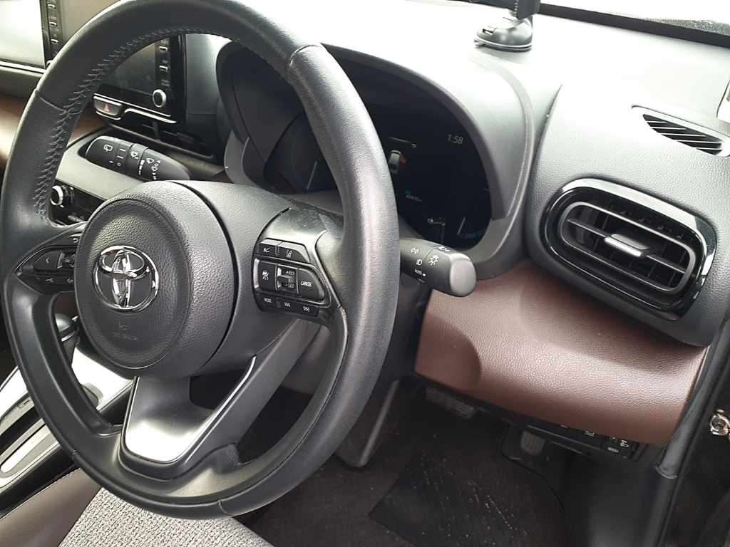 TOYOTA YARIS CROSS