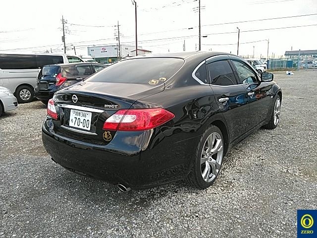 NISSAN FUGA