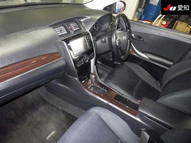 TOYOTA PREMIO