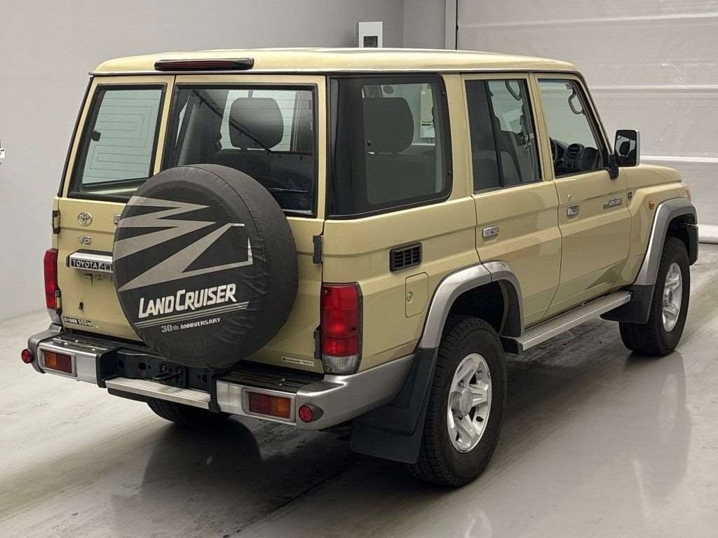 TOYOTA LAND CRUISER