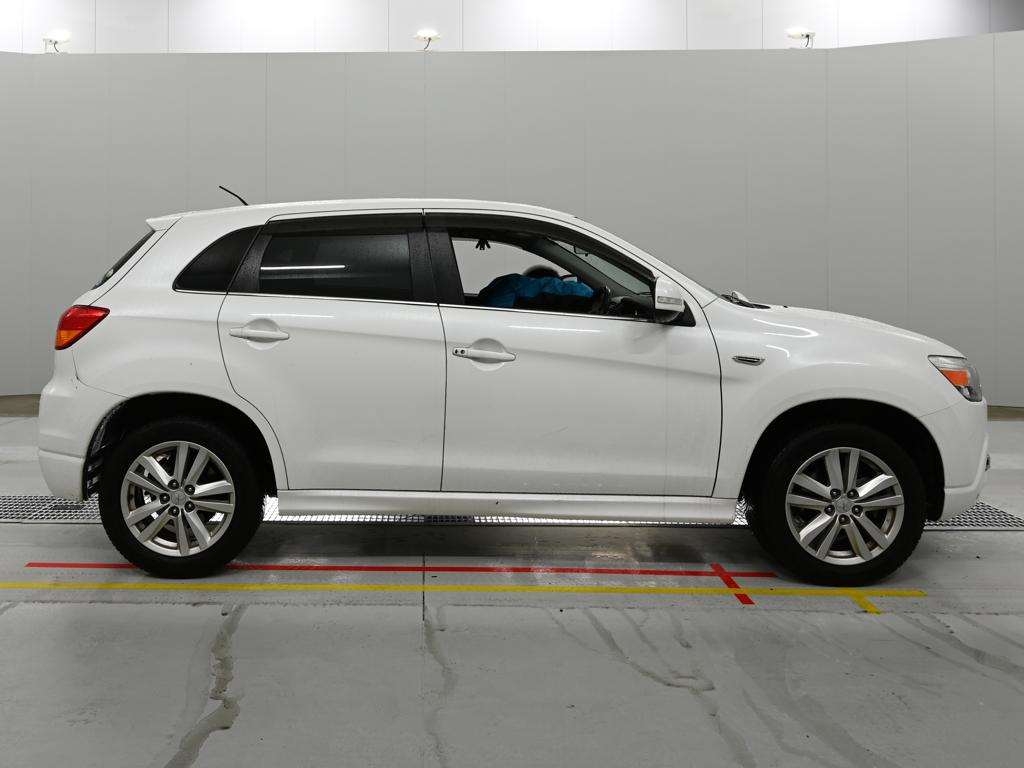 MITSUBISHI RVR