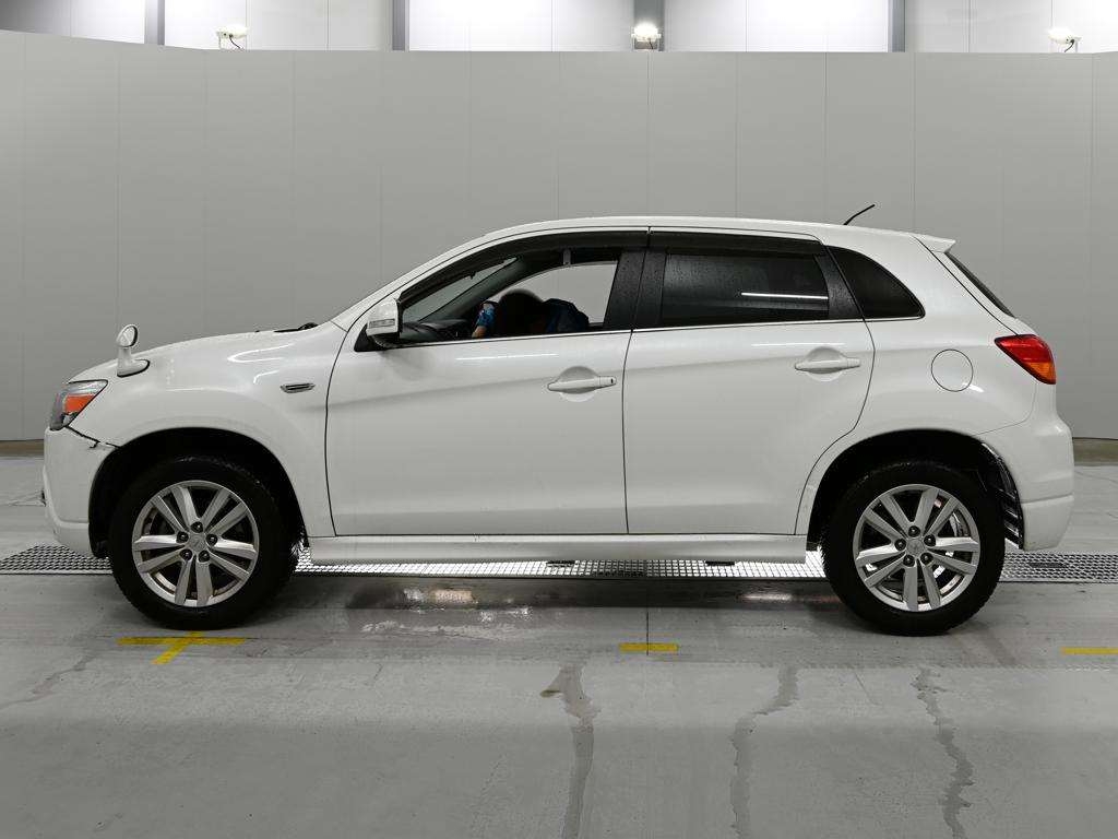 MITSUBISHI RVR