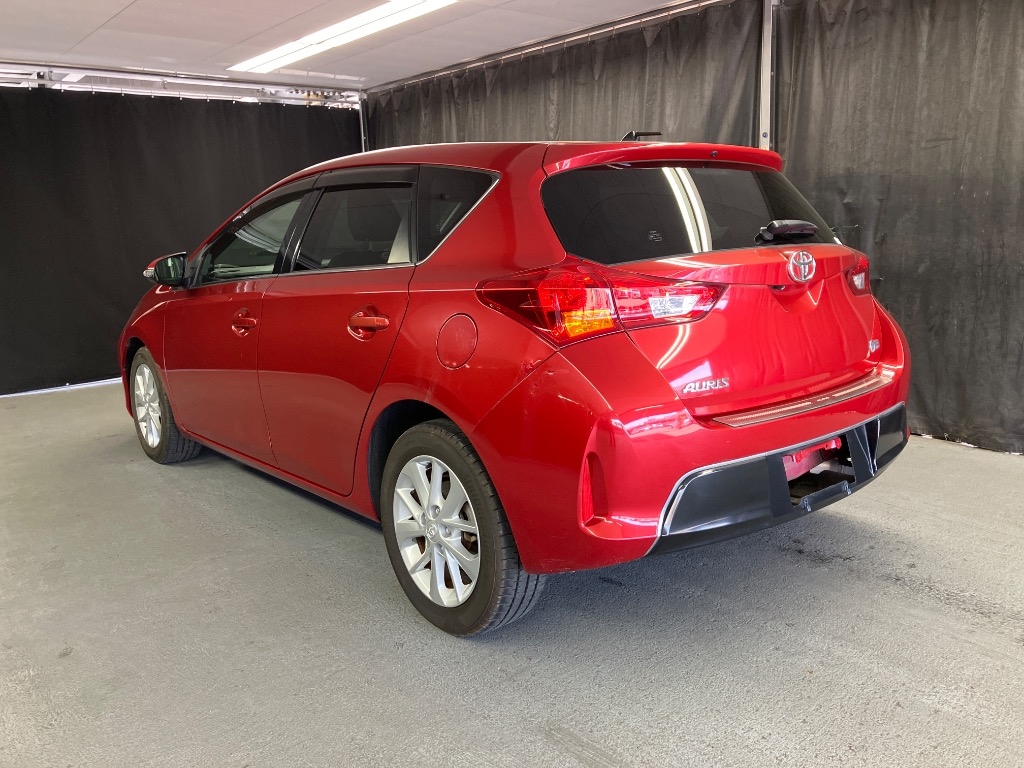 TOYOTA AURIS