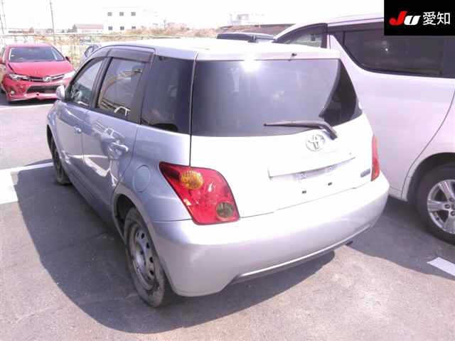 TOYOTA IST