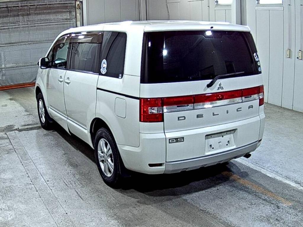 MITSUBISHI DELICA D:5