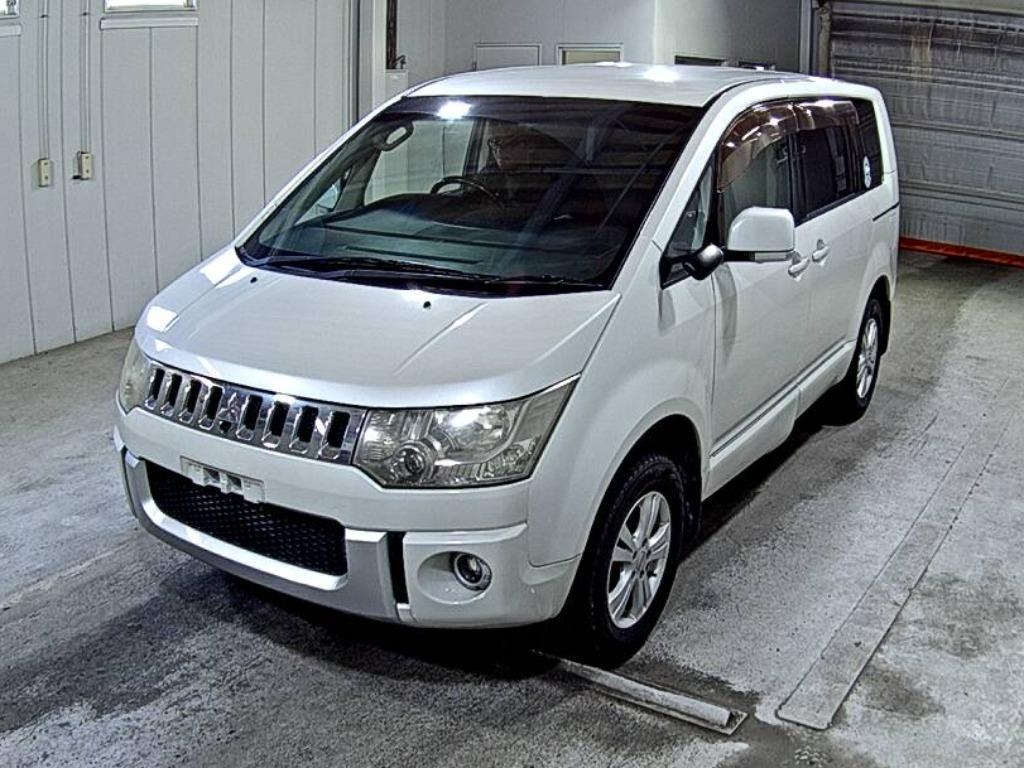 MITSUBISHI DELICA D:5