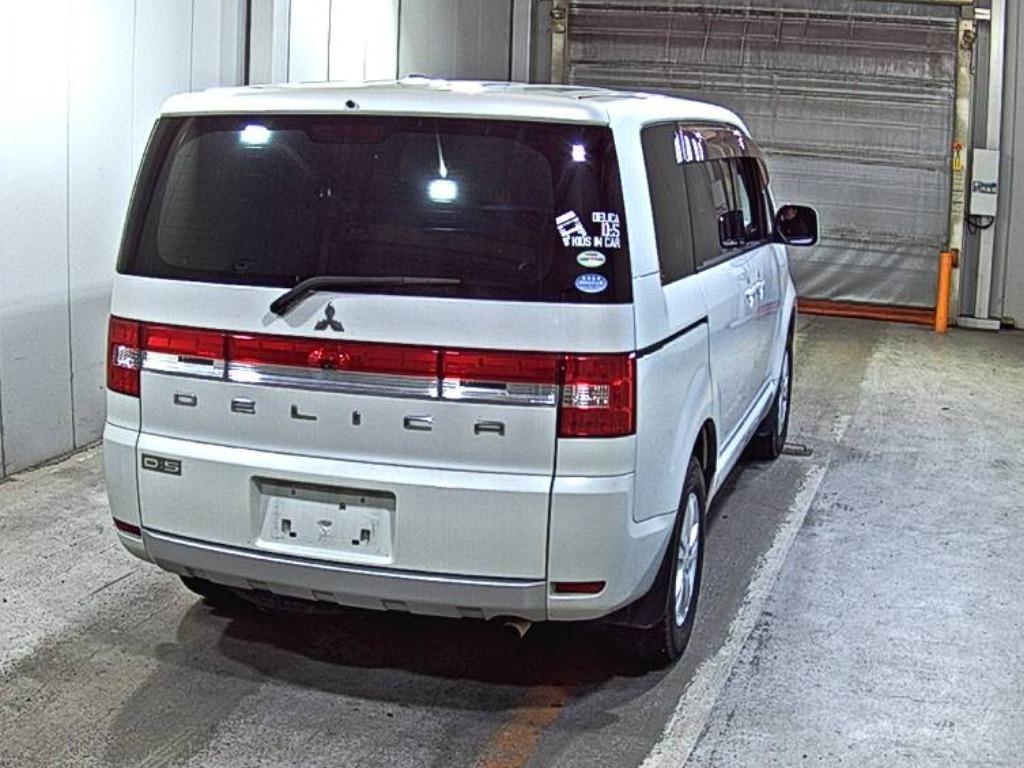 MITSUBISHI DELICA D:5