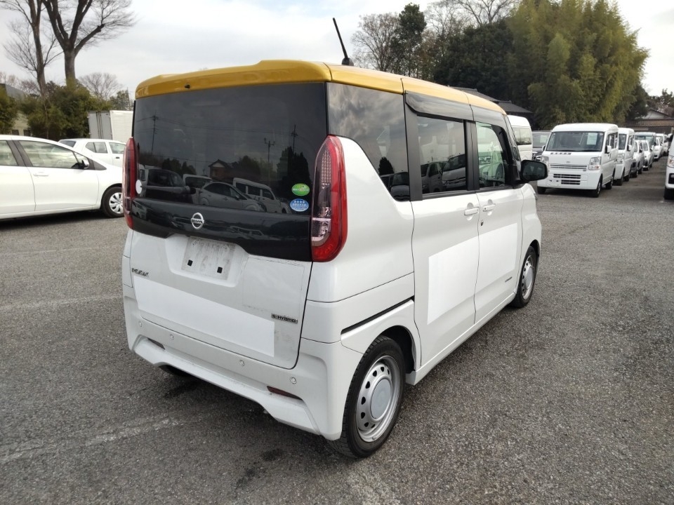 NISSAN ROOX