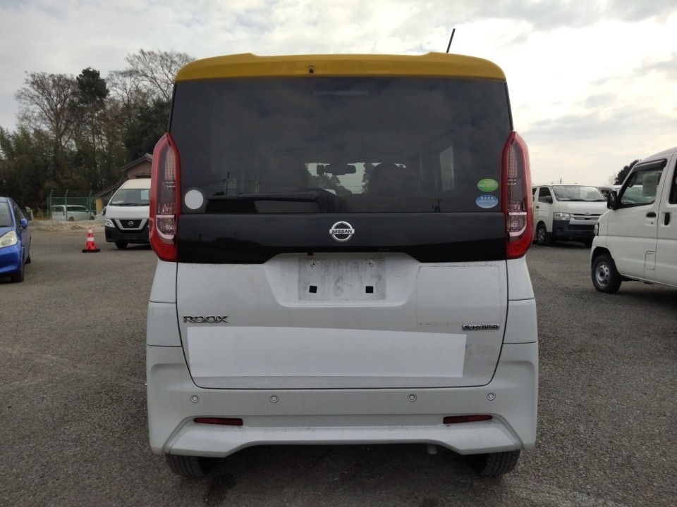 NISSAN ROOX