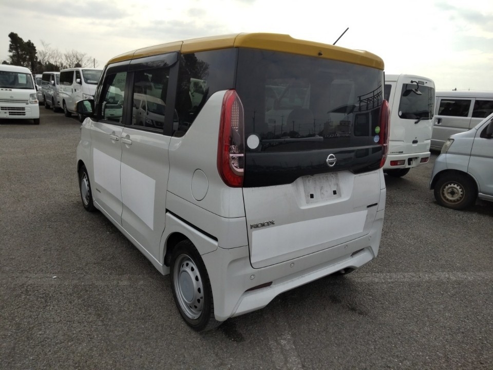 NISSAN ROOX