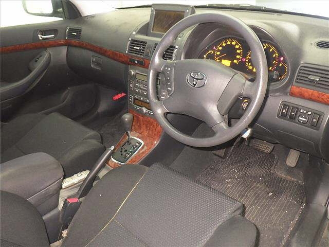 TOYOTA AVENSIS