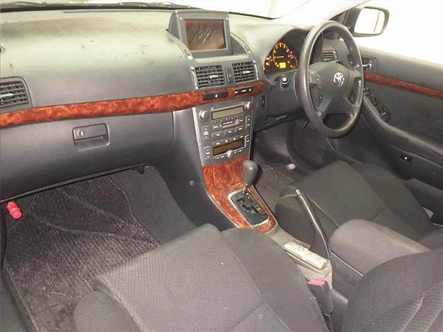 TOYOTA AVENSIS