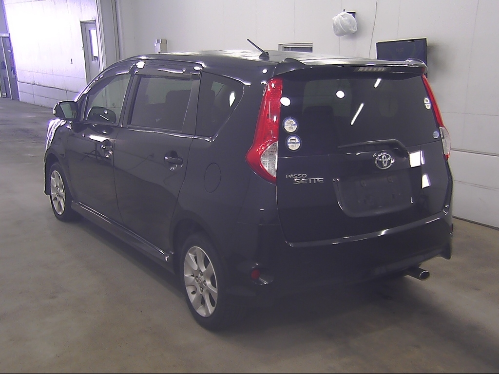 TOYOTA PASSO SETTE