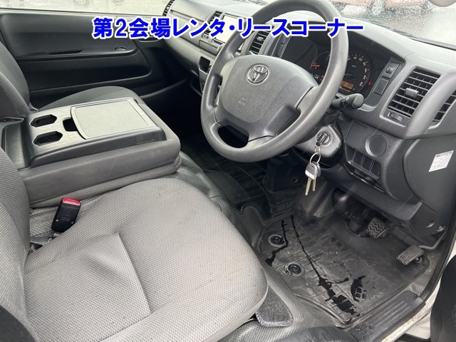 TOYOTA REGIUS ACE