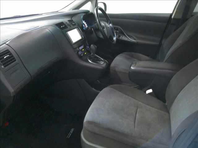 TOYOTA MARK X ZIO