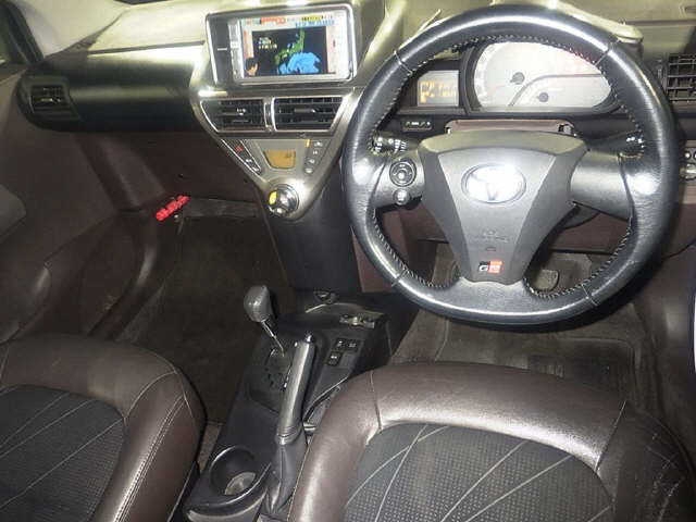 TOYOTA IQ