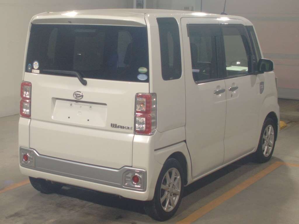 DAIHATSU WAKE