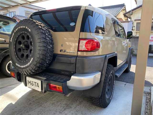 TOYOTA FJ CRUISER