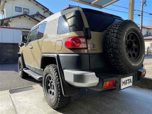 TOYOTA FJ CRUISER