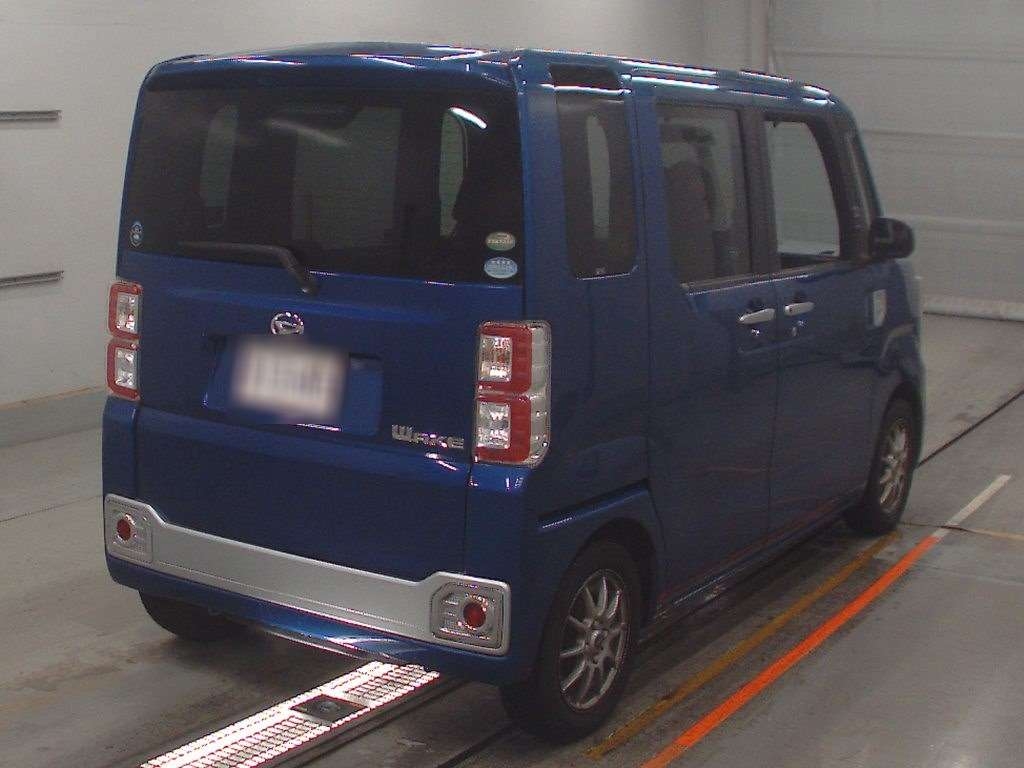 DAIHATSU WAKE