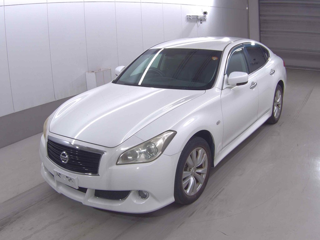 NISSAN FUGA