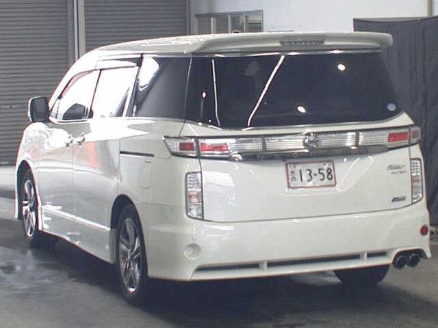NISSAN ELGRAND