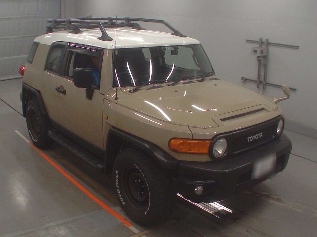 TOYOTA FJ CRUISER
