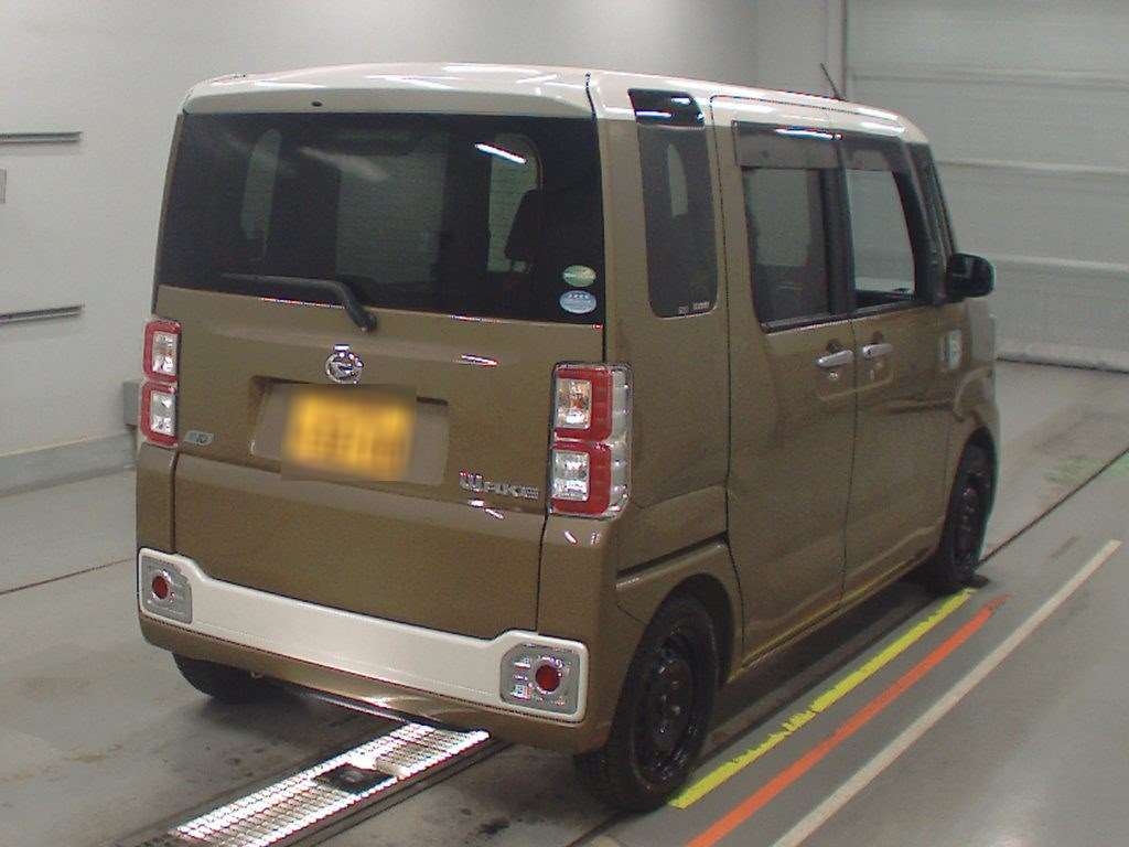 DAIHATSU WAKE