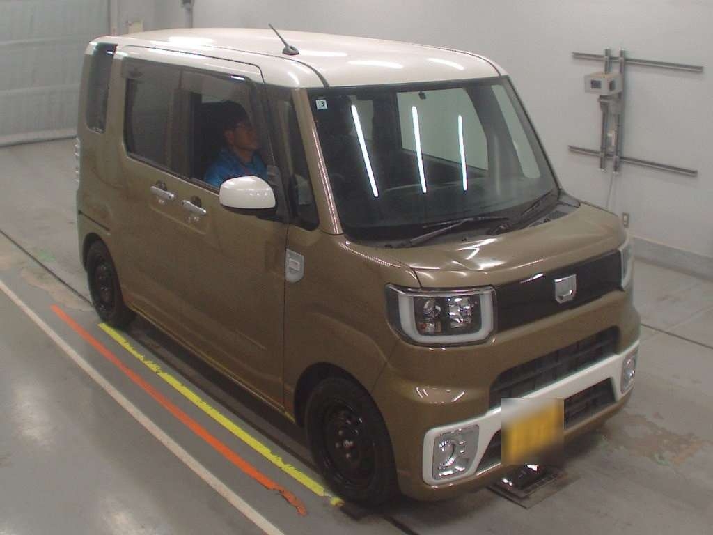 DAIHATSU WAKE