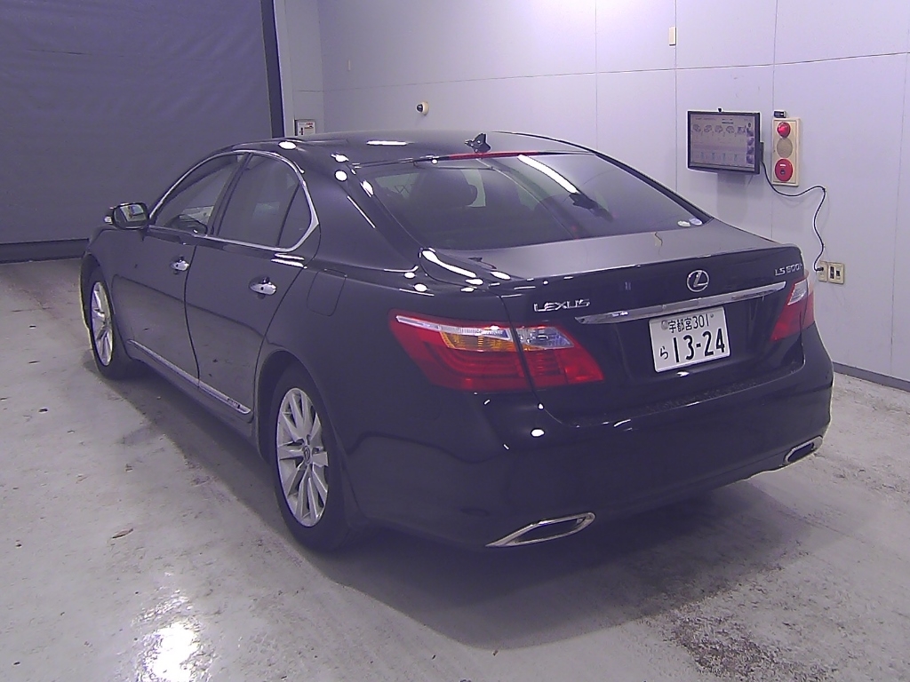 LEXUS LS600H