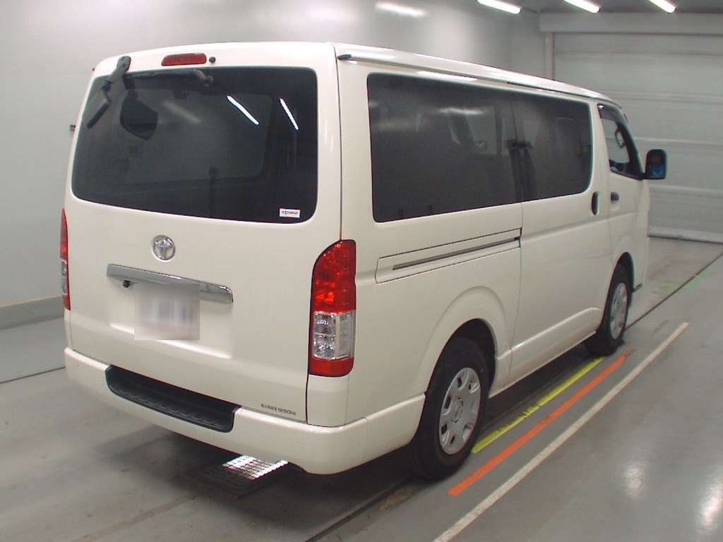 TOYOTA REGIUS ACE