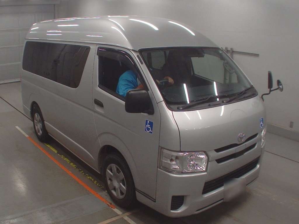 TOYOTA REGIUS ACE