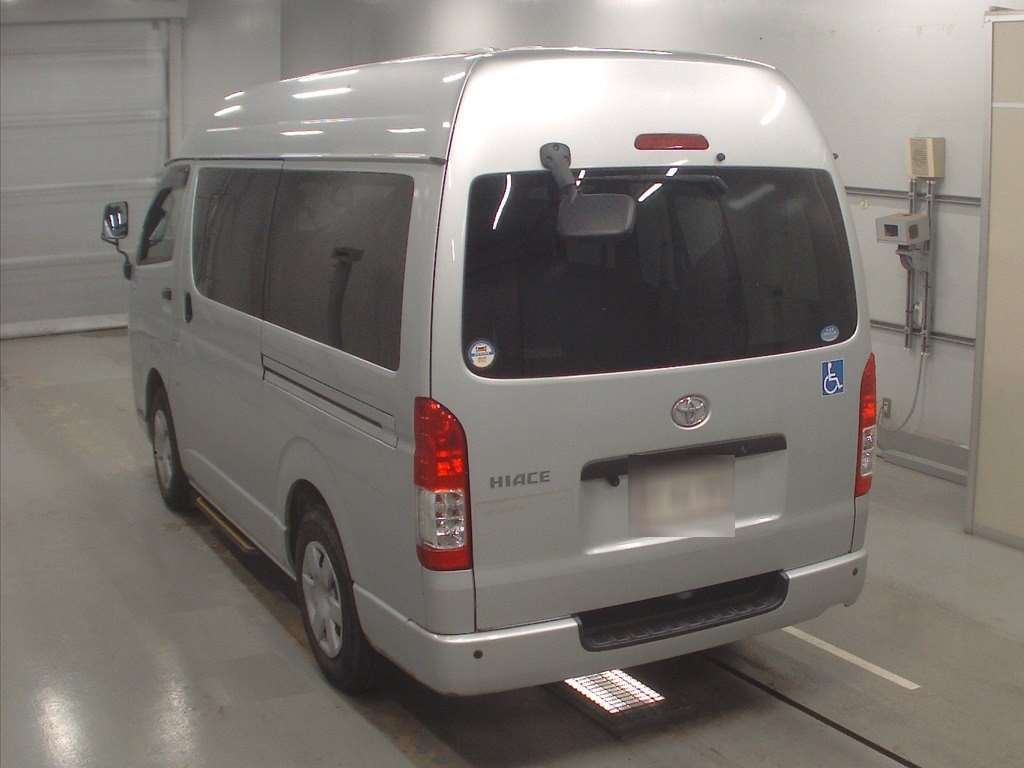 TOYOTA REGIUS ACE