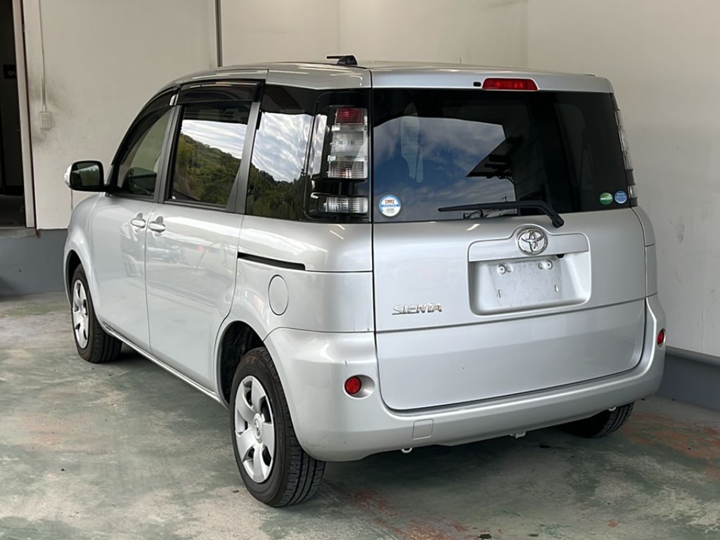 TOYOTA SIENTA