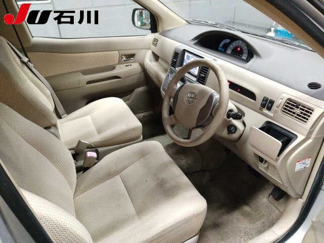 TOYOTA RAUM