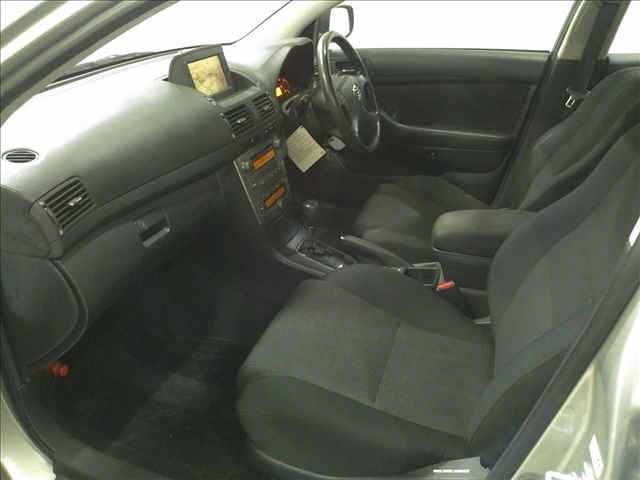 TOYOTA AVENSIS