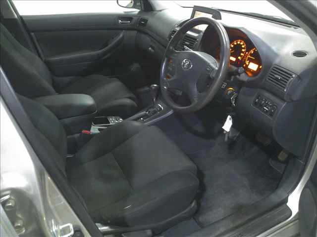 TOYOTA AVENSIS