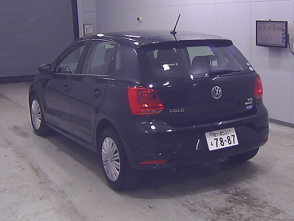 VOLKSWAGEN POLO
