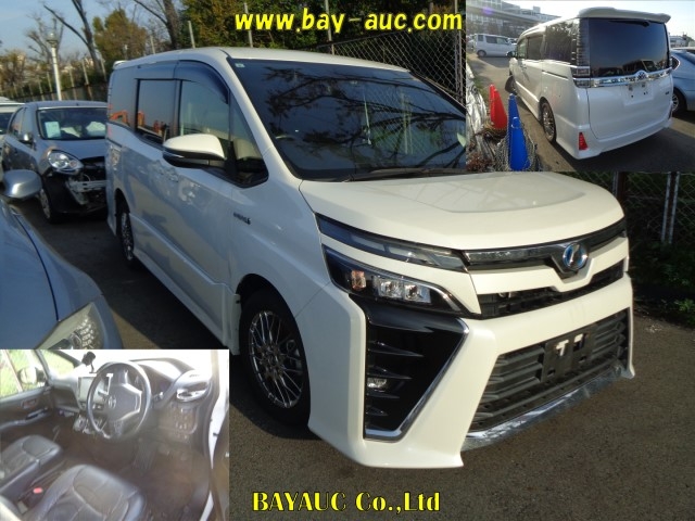 TOYOTA VOXY