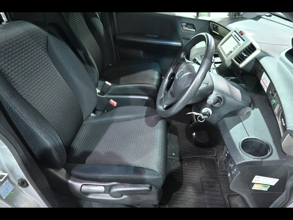 HONDA FREED SPIKE