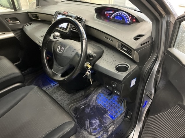 HONDA FREED SPIKE