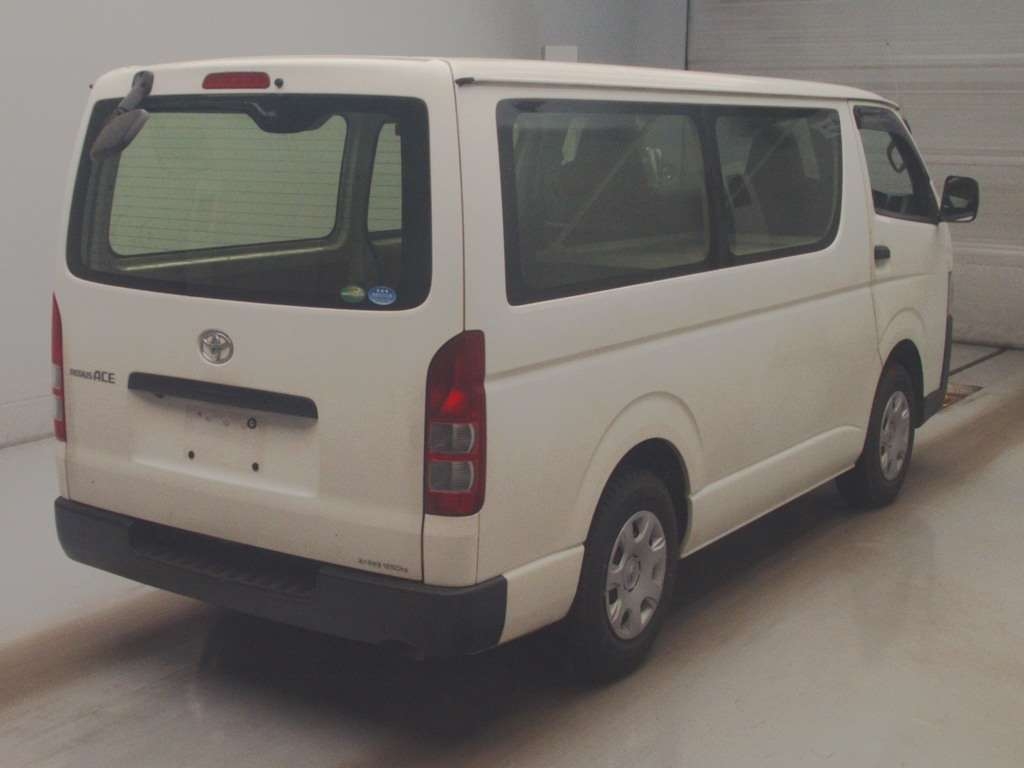 TOYOTA REGIUS ACE