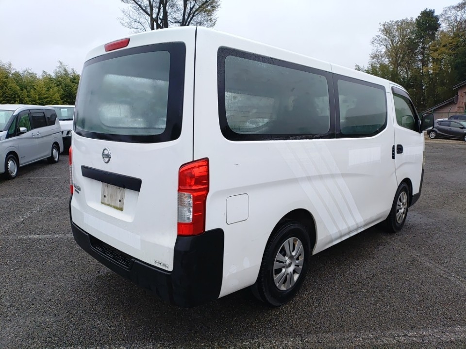NISSAN NV350 CARAVAN