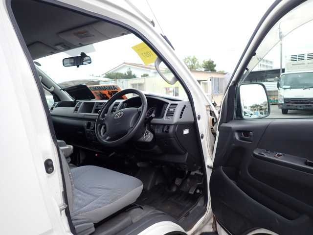 TOYOTA REGIUS ACE