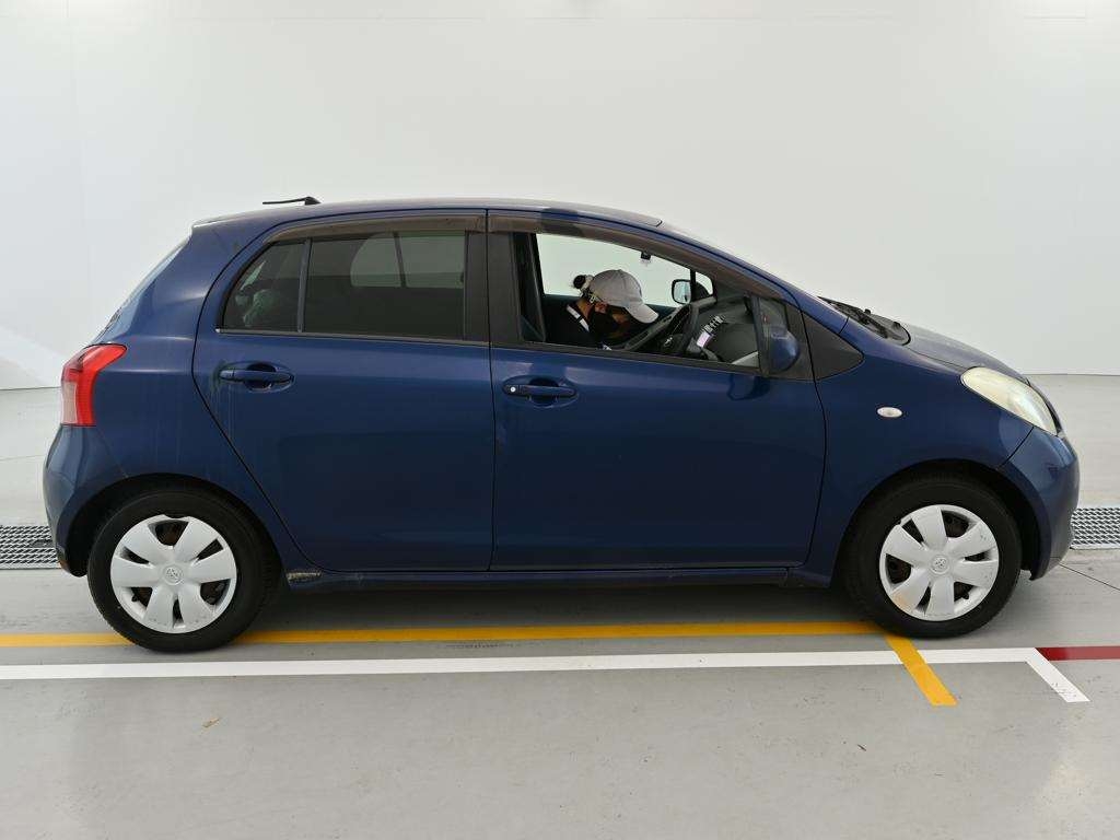 TOYOTA VITZ