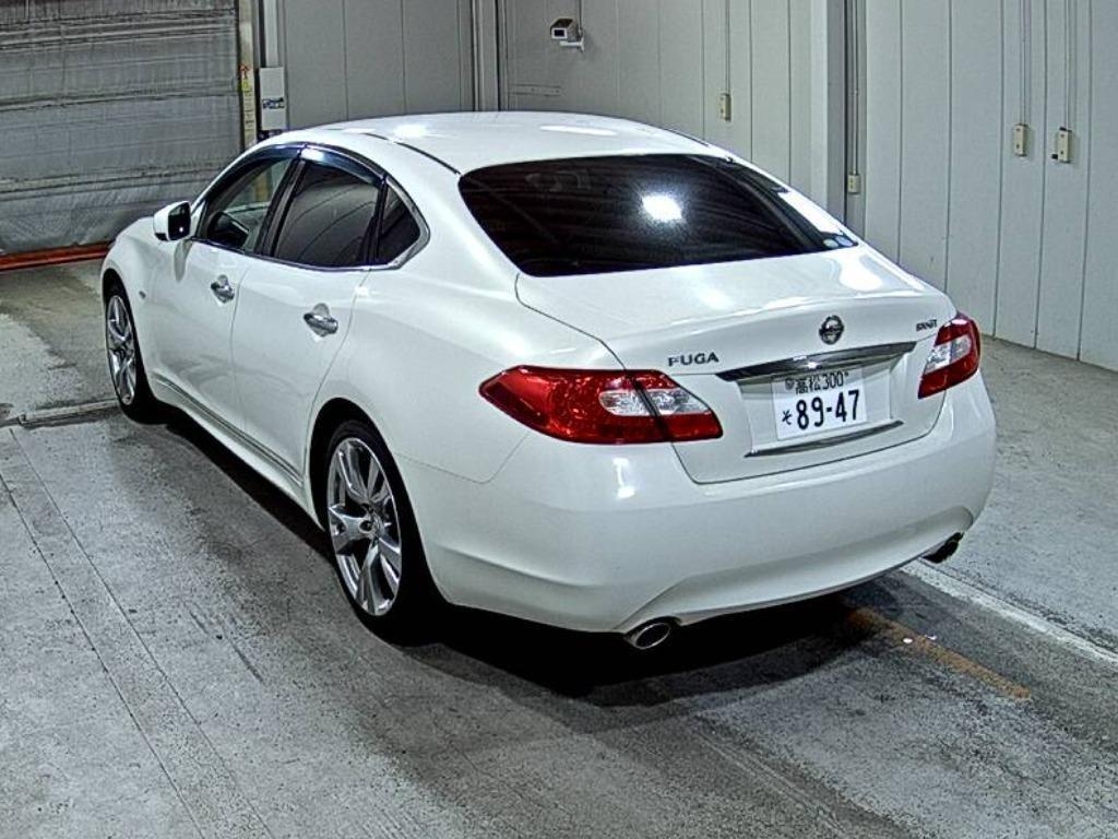 NISSAN FUGA