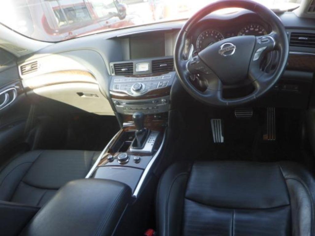 NISSAN FUGA